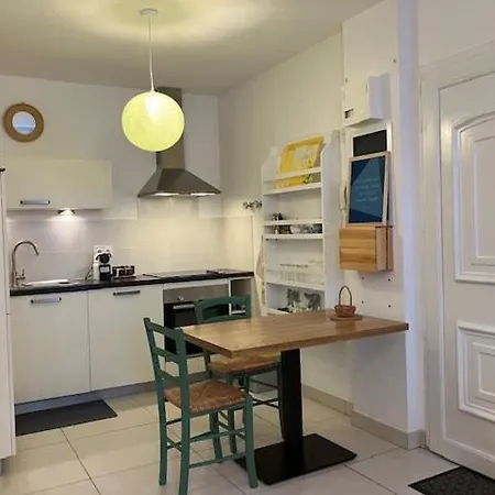 Centre Meuble De Tourisme Classe 2 Etoiles Apartmán Rochefort (Charente-Maritime)